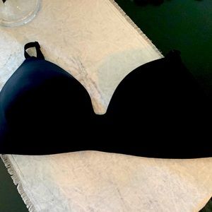 Victoria’s Secret wireless bra size 36DDD